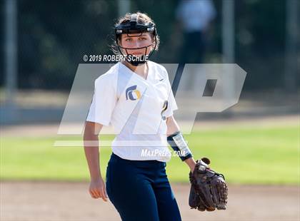 Thumbnail 3 in Del Campo @ Oak Ridge photogallery.