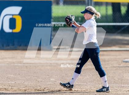 Thumbnail 3 in Del Campo @ Oak Ridge photogallery.