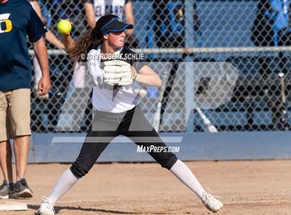 Thumbnail 3 in Del Campo @ Oak Ridge photogallery.