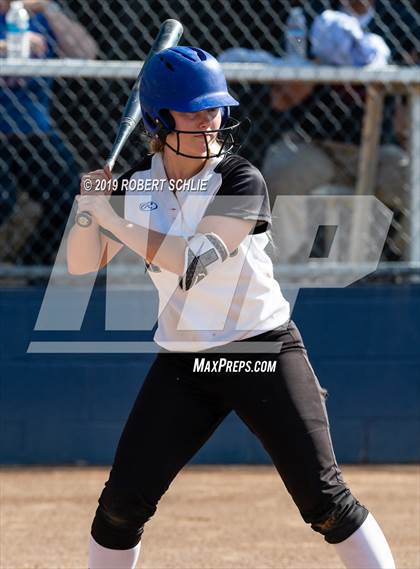 Thumbnail 3 in Del Campo @ Oak Ridge photogallery.