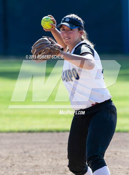 Thumbnail 1 in Del Campo @ Oak Ridge photogallery.