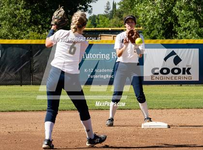 Thumbnail 2 in Del Campo @ Oak Ridge photogallery.