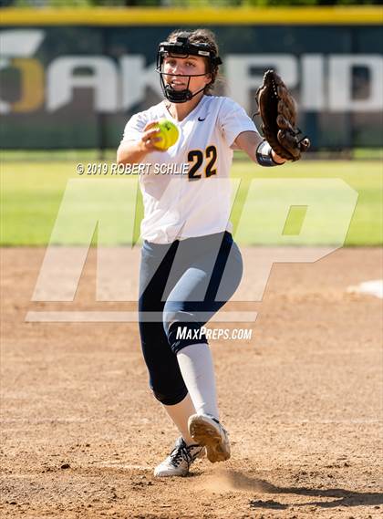 Thumbnail 1 in Del Campo @ Oak Ridge photogallery.
