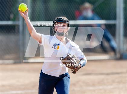 Thumbnail 1 in Del Campo @ Oak Ridge photogallery.