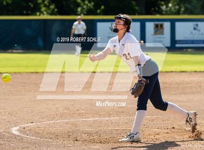 Thumbnail 1 in Del Campo @ Oak Ridge photogallery.