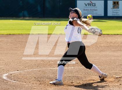 Thumbnail 3 in Del Campo @ Oak Ridge photogallery.