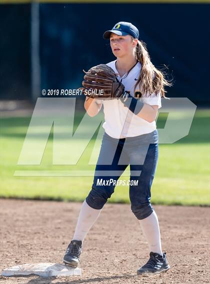 Thumbnail 3 in Del Campo @ Oak Ridge photogallery.