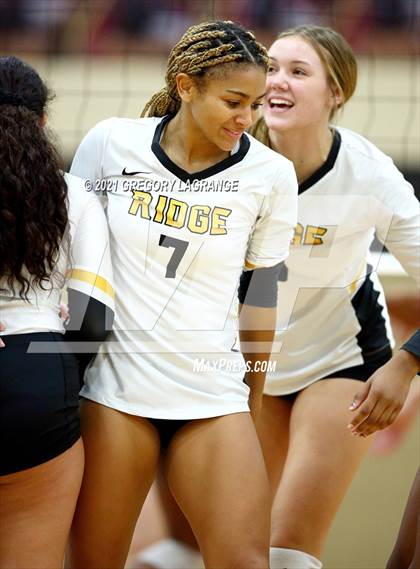 Thumbnail 2 in Fossil Ridge vs Keller Central photogallery.