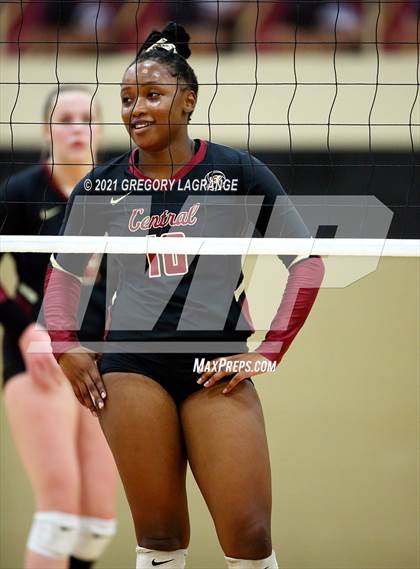 Thumbnail 2 in Fossil Ridge vs Keller Central photogallery.