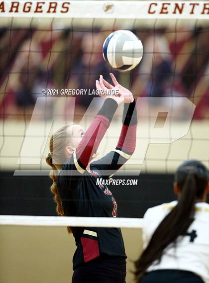 Thumbnail 1 in Fossil Ridge vs Keller Central photogallery.