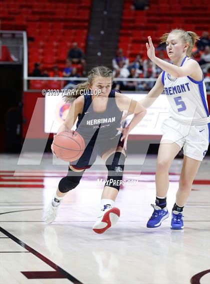Thumbnail 2 in Herriman vs. Fremont (UHSAA 6A Quarterfinal) photogallery.