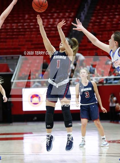 Thumbnail 3 in Herriman vs. Fremont (UHSAA 6A Quarterfinal) photogallery.