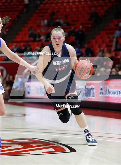 Thumbnail 1 in Herriman vs. Fremont (UHSAA 6A Quarterfinal) photogallery.