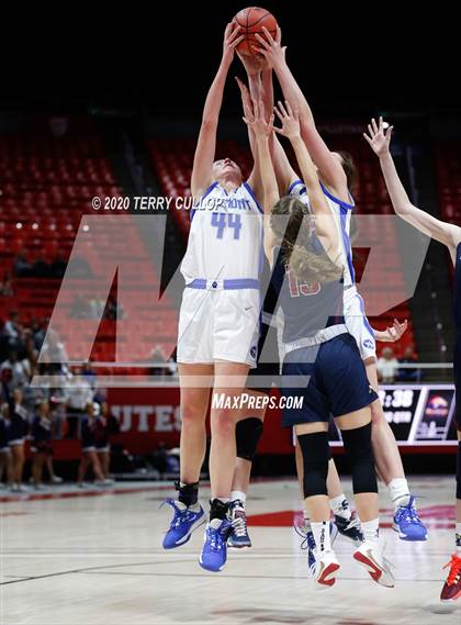 Thumbnail 3 in Herriman vs. Fremont (UHSAA 6A Quarterfinal) photogallery.