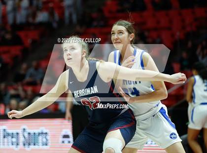 Thumbnail 1 in Herriman vs. Fremont (UHSAA 6A Quarterfinal) photogallery.