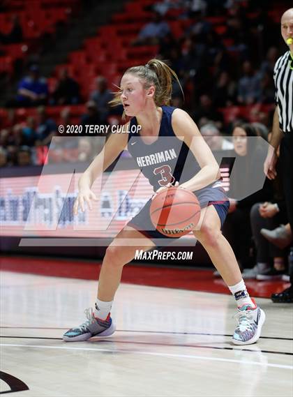 Thumbnail 2 in Herriman vs. Fremont (UHSAA 6A Quarterfinal) photogallery.