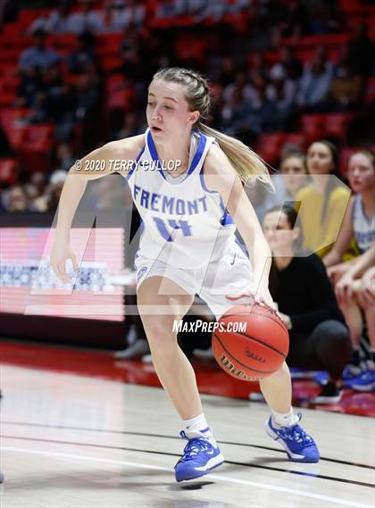 Thumbnail 2 in Herriman vs. Fremont (UHSAA 6A Quarterfinal) photogallery.