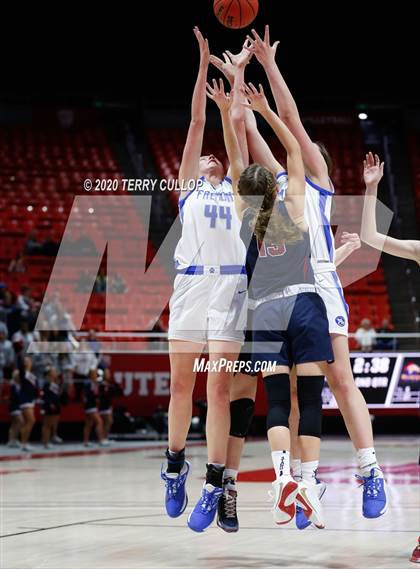 Thumbnail 2 in Herriman vs. Fremont (UHSAA 6A Quarterfinal) photogallery.