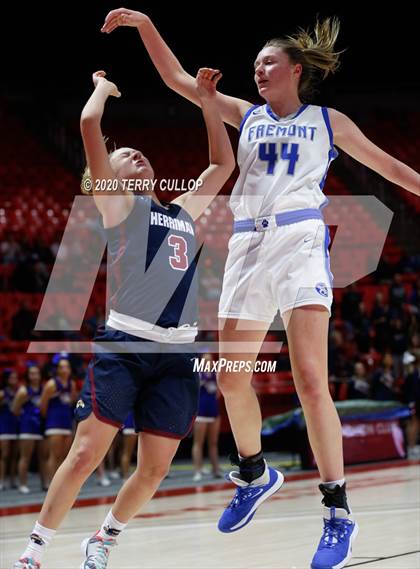 Thumbnail 3 in Herriman vs. Fremont (UHSAA 6A Quarterfinal) photogallery.