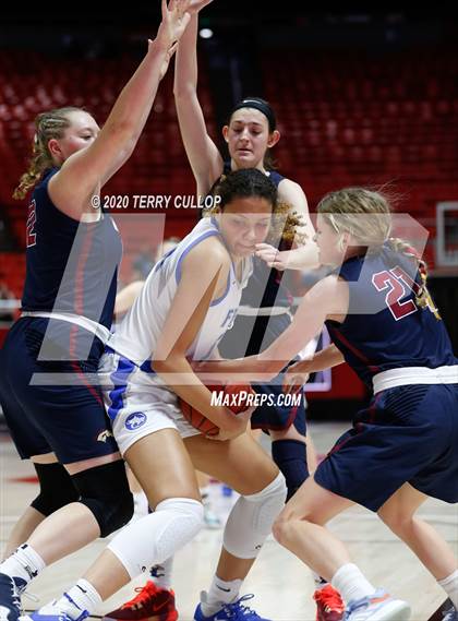 Thumbnail 1 in Herriman vs. Fremont (UHSAA 6A Quarterfinal) photogallery.