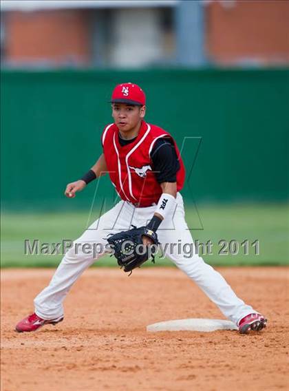 Thumbnail 3 in Fort Bend Austin vs North Shore (Alvin Tournament) photogallery.