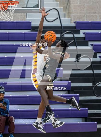 Thumbnail 3 in Real Salt Lake Academy vs. Beaumont United (Utah Holiday Hoopfest) photogallery.