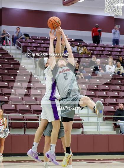 Thumbnail 3 in Lovejoy vs. Hallsville (UIL 5A D II Bi-District Playoff) photogallery.