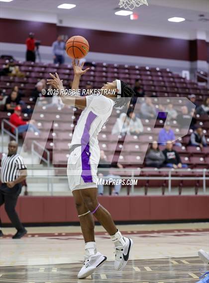 Thumbnail 3 in Lovejoy vs. Hallsville (UIL 5A D II Bi-District Playoff) photogallery.