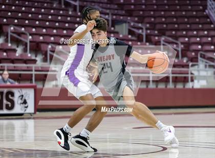 Thumbnail 2 in Lovejoy vs. Hallsville (UIL 5A D II Bi-District Playoff) photogallery.