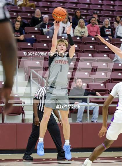 Thumbnail 2 in Lovejoy vs. Hallsville (UIL 5A D II Bi-District Playoff) photogallery.