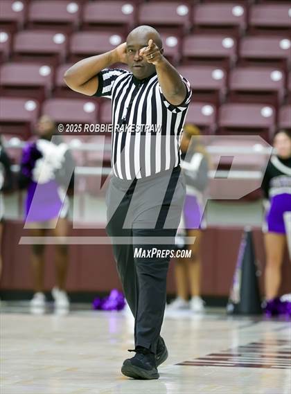Thumbnail 2 in Lovejoy vs. Hallsville (UIL 5A D II Bi-District Playoff) photogallery.