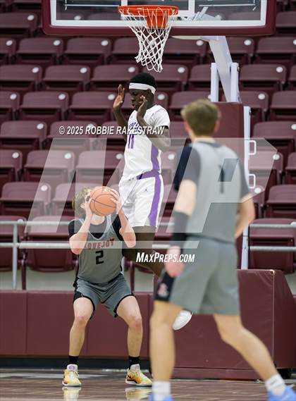 Thumbnail 3 in Lovejoy vs. Hallsville (UIL 5A D II Bi-District Playoff) photogallery.