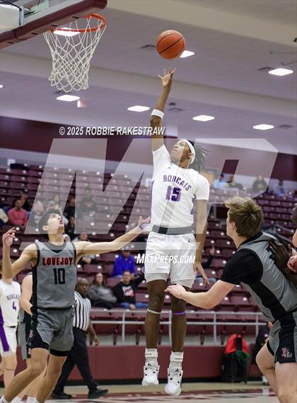 Thumbnail 3 in Lovejoy vs. Hallsville (UIL 5A D II Bi-District Playoff) photogallery.