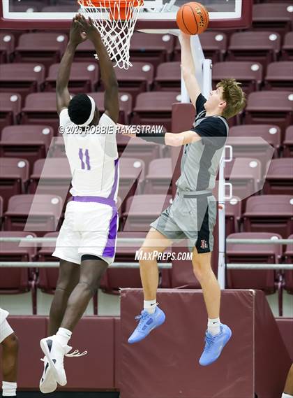 Thumbnail 3 in Lovejoy vs. Hallsville (UIL 5A D II Bi-District Playoff) photogallery.