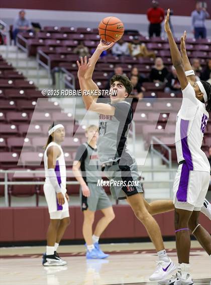 Thumbnail 3 in Lovejoy vs. Hallsville (UIL 5A D II Bi-District Playoff) photogallery.