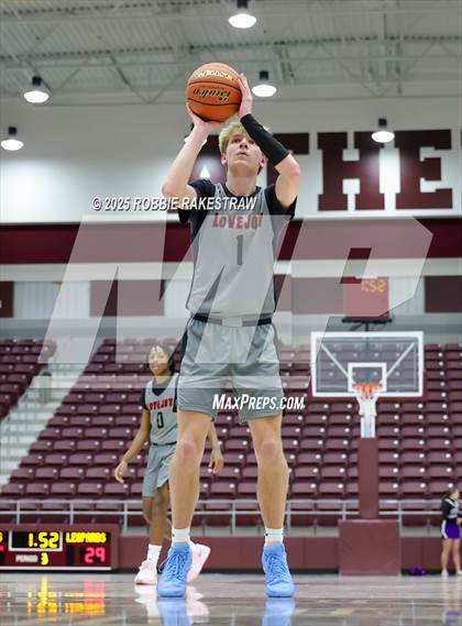 Thumbnail 3 in Lovejoy vs. Hallsville (UIL 5A D II Bi-District Playoff) photogallery.