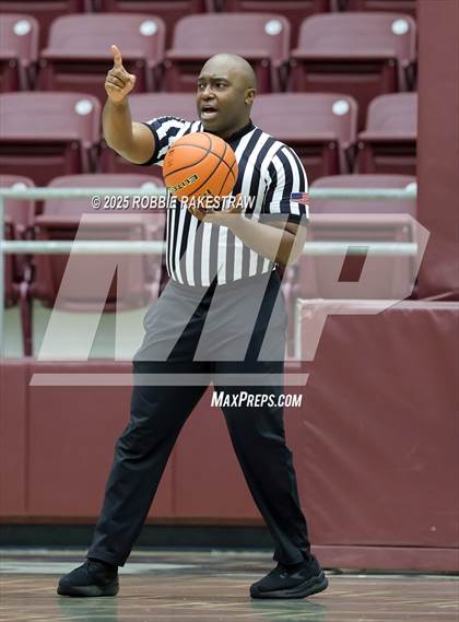 Thumbnail 2 in Lovejoy vs. Hallsville (UIL 5A D II Bi-District Playoff) photogallery.