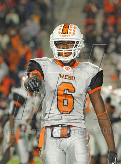 Thumbnail 1 in Poteet vs. Lancaster (UIL 4A Division 2 Quarterfinal Playoff) photogallery.