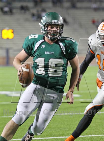 Thumbnail 1 in Poteet vs. Lancaster (UIL 4A Division 2 Quarterfinal Playoff) photogallery.