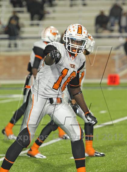 Thumbnail 3 in Poteet vs. Lancaster (UIL 4A Division 2 Quarterfinal Playoff) photogallery.