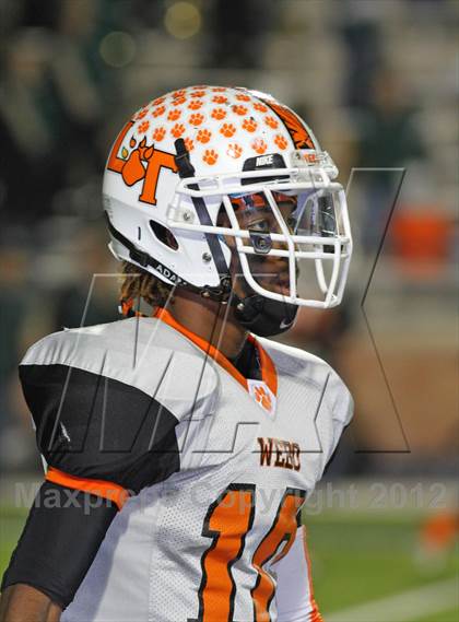 Thumbnail 1 in Poteet vs. Lancaster (UIL 4A Division 2 Quarterfinal Playoff) photogallery.