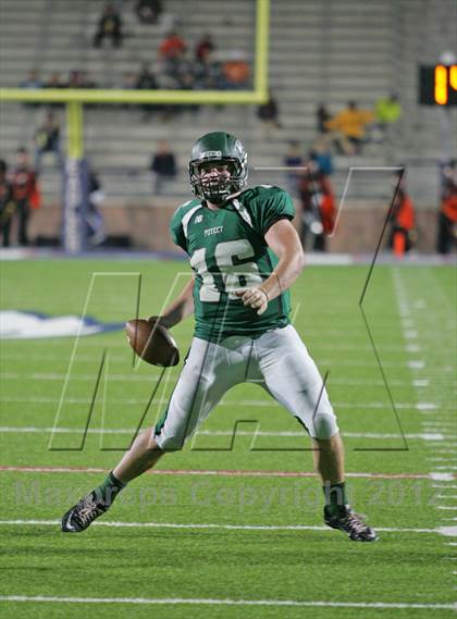 Thumbnail 2 in Poteet vs. Lancaster (UIL 4A Division 2 Quarterfinal Playoff) photogallery.