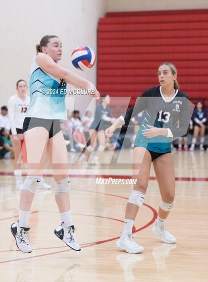 Thumbnail 2 in Aliso Niguel vs Redondo Union photogallery.