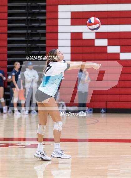 Thumbnail 1 in Aliso Niguel vs Redondo Union photogallery.