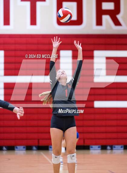 Thumbnail 2 in Aliso Niguel vs Redondo Union photogallery.