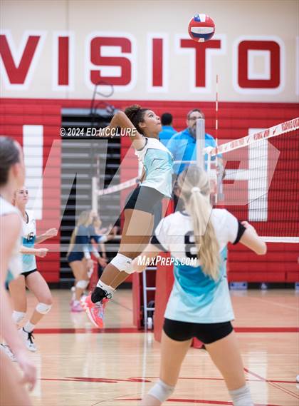 Thumbnail 3 in Aliso Niguel vs Redondo Union photogallery.