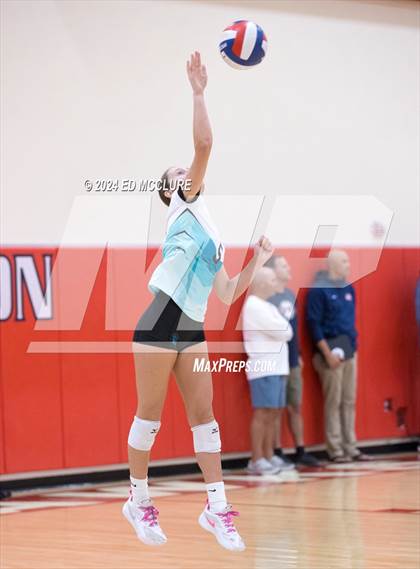 Thumbnail 3 in Aliso Niguel vs Redondo Union photogallery.