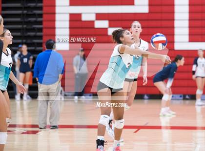Thumbnail 2 in Aliso Niguel vs Redondo Union photogallery.