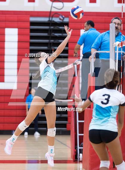 Thumbnail 2 in Aliso Niguel vs Redondo Union photogallery.