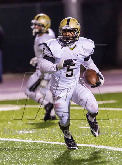 Thumbnail 3 in Serra [Junipero] vs. Archbishop Mitty (CIF CCS Open Division Final) photogallery.